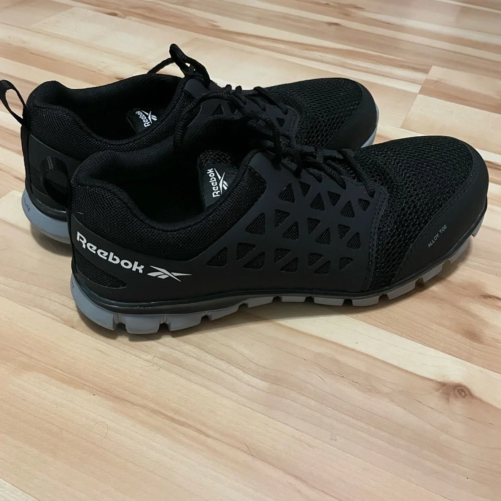 Reebok Alloy Toe Men’s Shoes - Picture 2 of 4